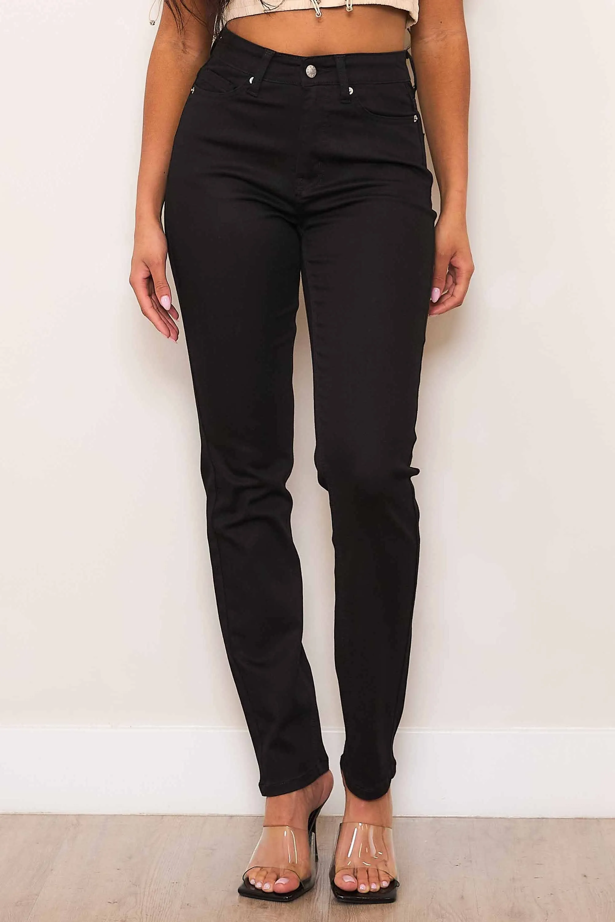 Mid-Rise Shaped Leg Slim Straight Jeans
